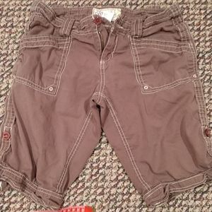 Aventura brown size 4 Arden short